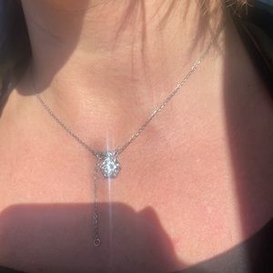 3 kt round diamond pendant